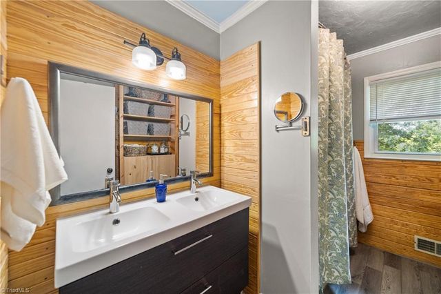 2136 Shacktown Road, Yadkinville, NC 27055