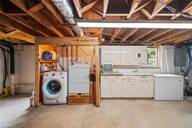 2136 Shacktown Road, Yadkinville, NC 27055