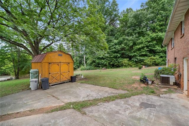 2136 Shacktown Road, Yadkinville, NC 27055