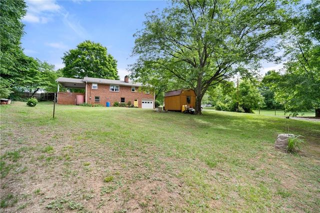 2136 Shacktown Road, Yadkinville, NC 27055