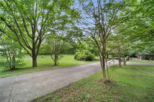 2136 Shacktown Road, Yadkinville, NC 27055