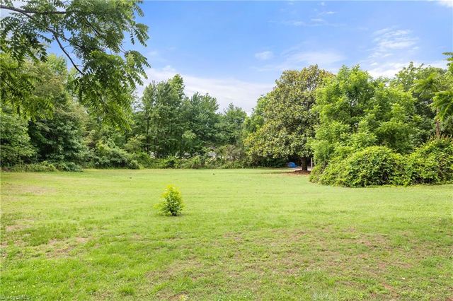 2136 Shacktown Road, Yadkinville, NC 27055