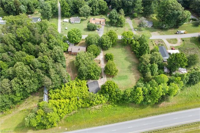 2136 Shacktown Road, Yadkinville, NC 27055