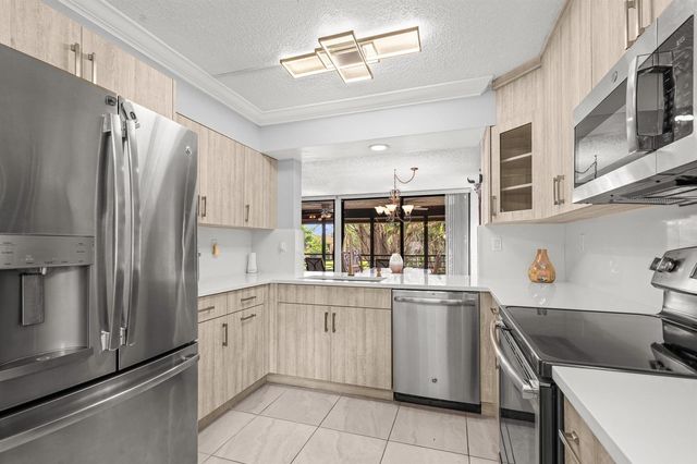 11262 Green Lake Drive 204, Boynton Beach, FL 33437