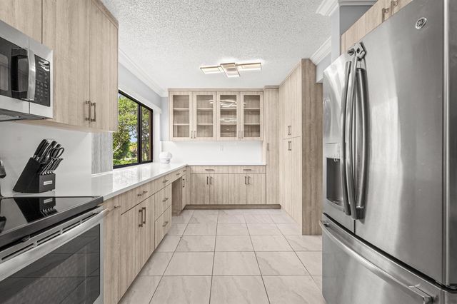 11262 Green Lake Drive 204, Boynton Beach, FL 33437