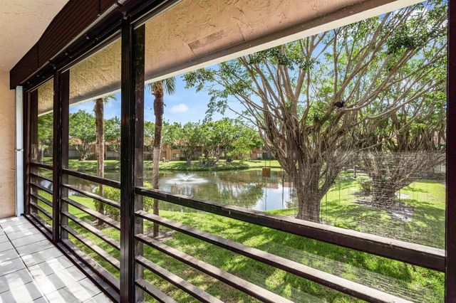 11262 Green Lake Drive 204, Boynton Beach, FL 33437