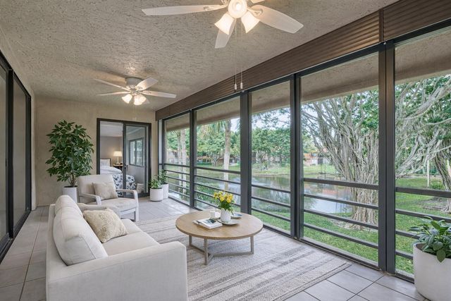 11262 Green Lake Drive 204, Boynton Beach, FL 33437