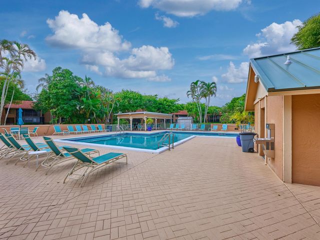 11262 Green Lake Drive 204, Boynton Beach, FL 33437