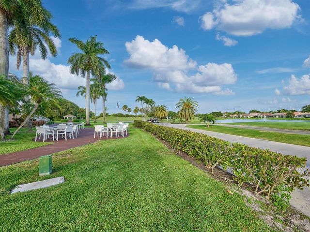 11262 Green Lake Drive 204, Boynton Beach, FL 33437