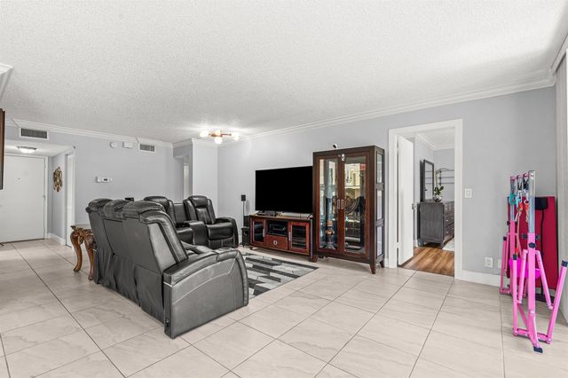 11262 Green Lake Drive 204, Boynton Beach, FL 33437