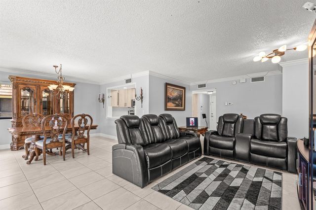 11262 Green Lake Drive 204, Boynton Beach, FL 33437