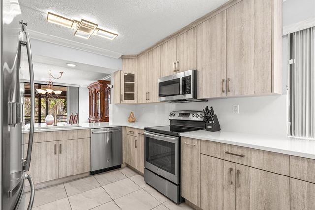 11262 Green Lake Drive 204, Boynton Beach, FL 33437