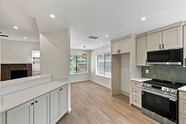 819 Lovingham Drive, Arlington, TX 76017