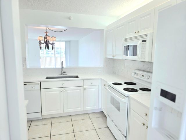 7751 Southampton Terrace 201, Tamarac, FL 33321