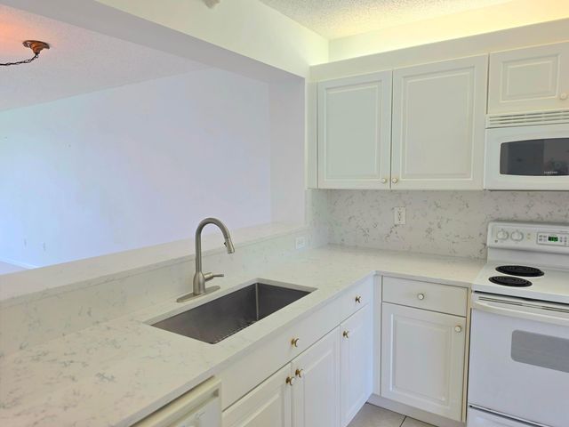 7751 Southampton Terrace 201, Tamarac, FL 33321