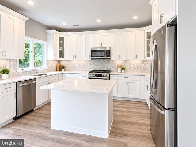 46 DOWNING LN, Voorhees, NJ 08043