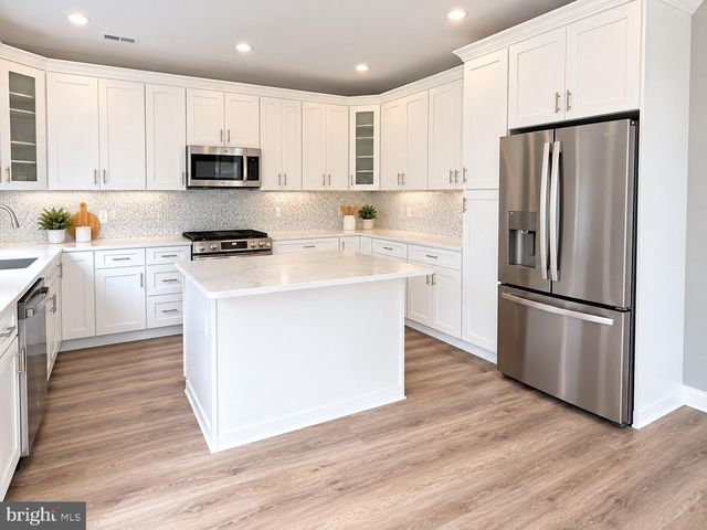 46 DOWNING LN, Voorhees, NJ 08043