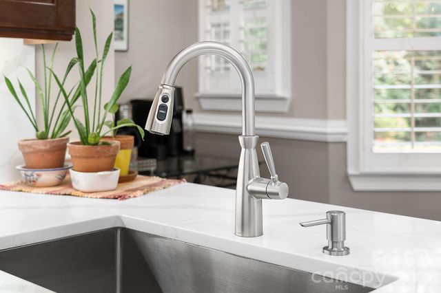 200 Bentley Oaks Lane, Charlotte, NC 28270