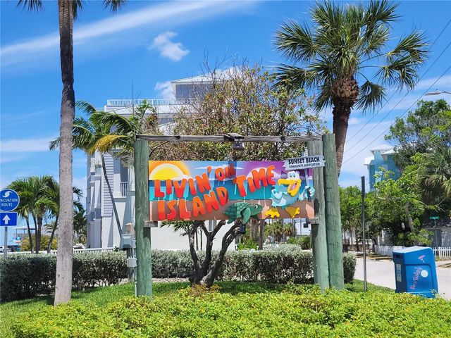 8465 W GULF BOULEVARD 52, Treasure Island, FL 33706