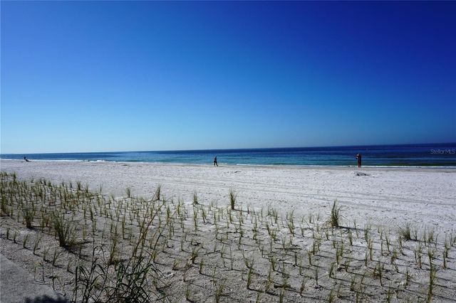 8465 W GULF BOULEVARD 52, Treasure Island, FL 33706