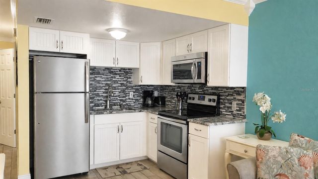 8465 W GULF BOULEVARD 52, Treasure Island, FL 33706