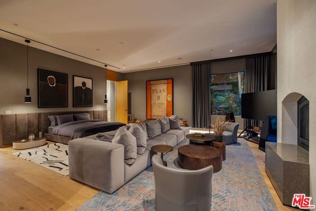 11968 Brentridge Drive, Los Angeles, CA 90049