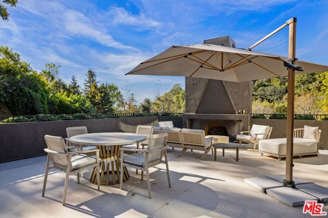 11968 Brentridge Drive, Los Angeles, CA 90049