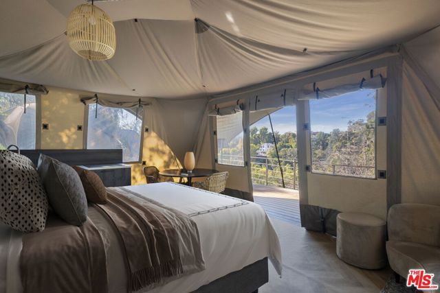 11968 Brentridge Drive, Los Angeles, CA 90049