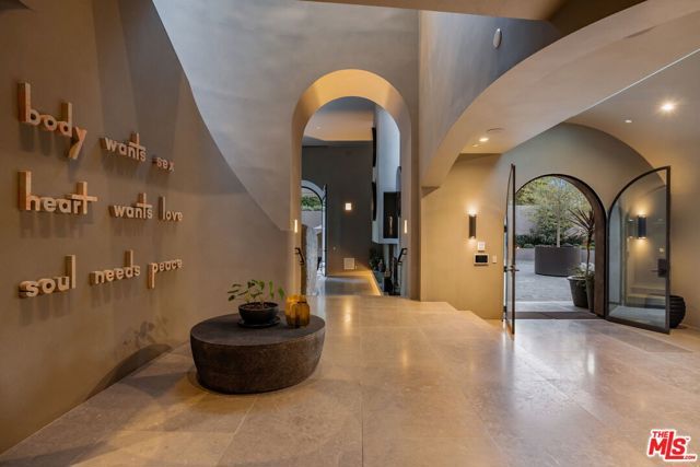 11968 Brentridge Drive, Los Angeles, CA 90049