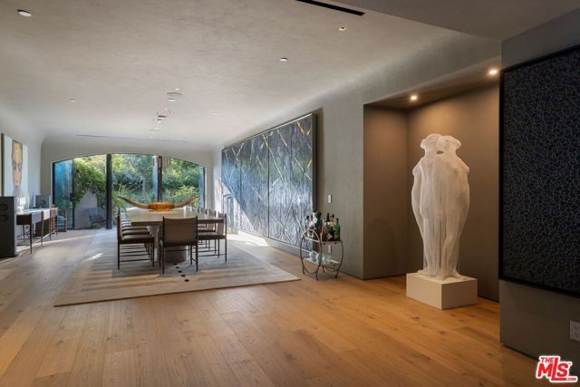 11968 Brentridge Drive, Los Angeles, CA 90049