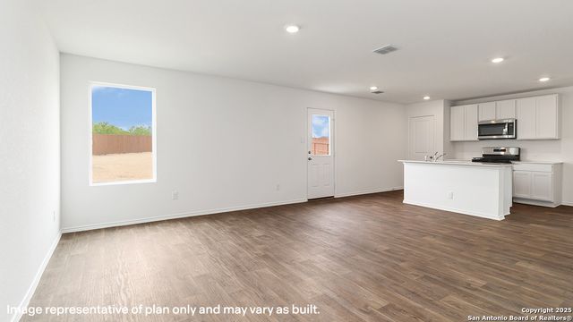 1007 Catalonia Pass, San Antonio, TX 78221