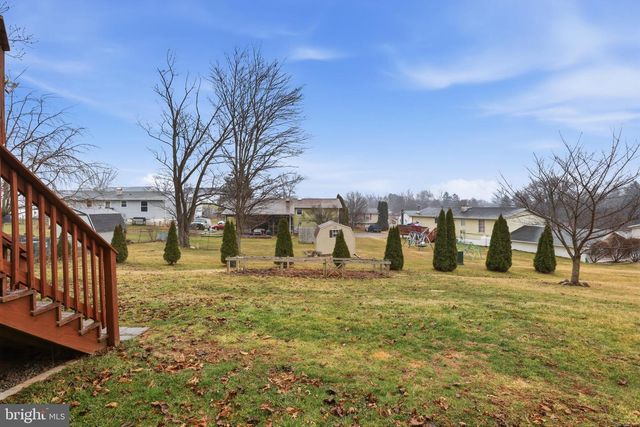 107 MAPLEWOOD DR, Dover, PA 17315