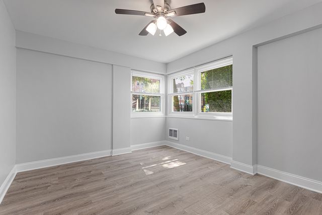 7710 N Sheridan Road 101, Chicago, IL 60626