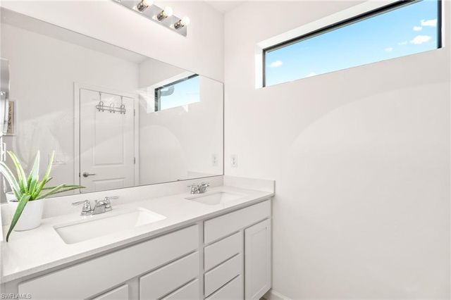 1526 Lake Jessup CIR, Cape Coral, FL 33909