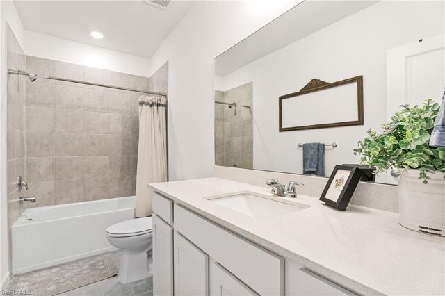 1526 Lake Jessup CIR, Cape Coral, FL 33909