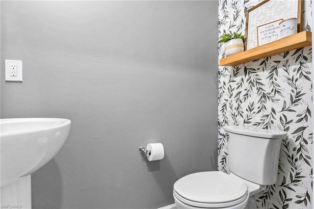 1526 Lake Jessup CIR, Cape Coral, FL 33909