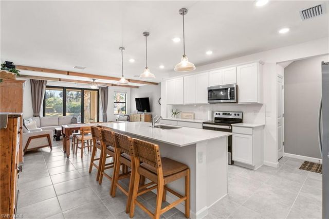 1526 Lake Jessup CIR, Cape Coral, FL 33909