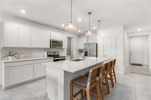 1526 Lake Jessup CIR, Cape Coral, FL 33909