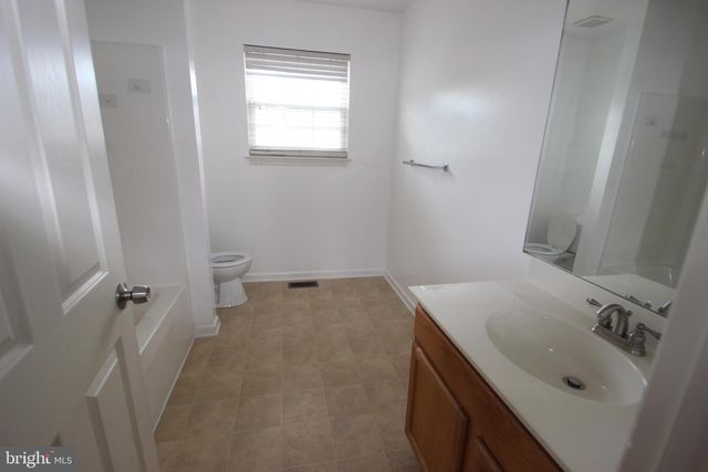 515 BLUEBILL DR, New Castle, DE 19720