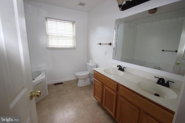 515 BLUEBILL DR, New Castle, DE 19720