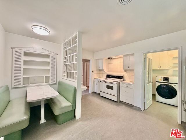 951 Masselin Avenue, Los Angeles, CA 90036