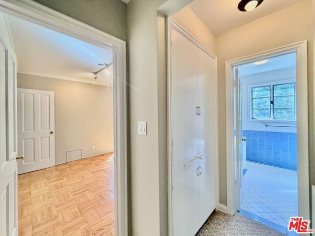 951 Masselin Avenue, Los Angeles, CA 90036