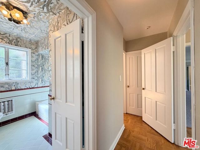 951 Masselin Avenue, Los Angeles, CA 90036