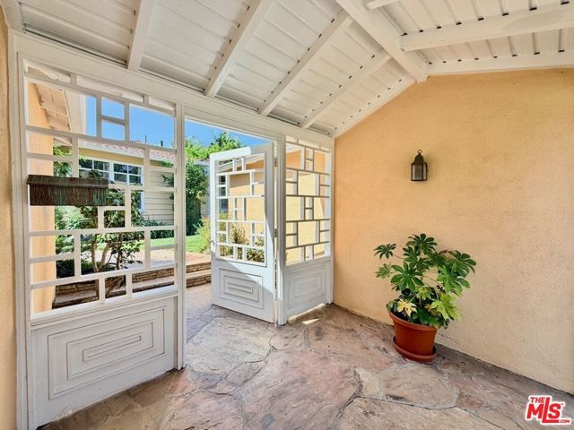 951 Masselin Avenue, Los Angeles, CA 90036