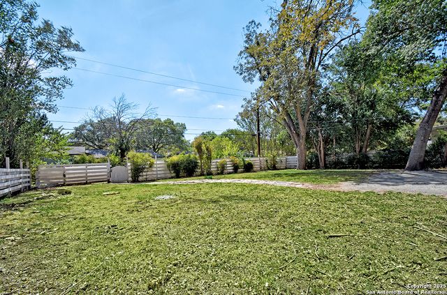 1022 Mount Eden Drive, San Antonio, TX 78213