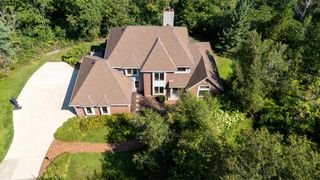 2804 Shagbark DRIVE, Kewaskum, WI 53040
