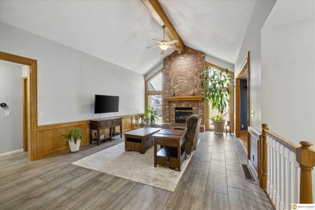 17002 Grant Street, Elkhorn, NE 68116