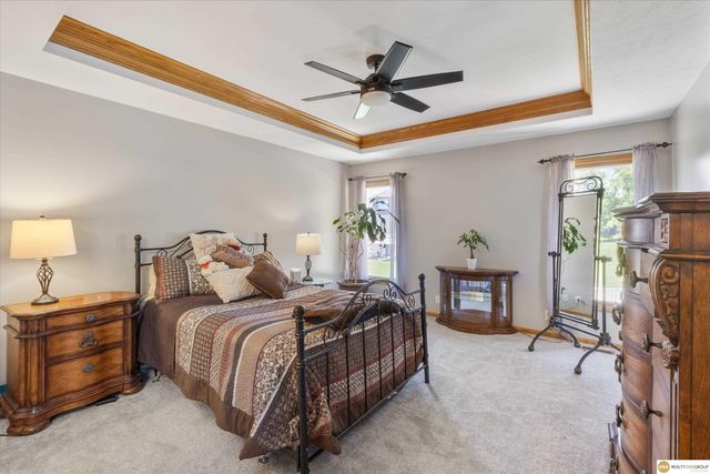 17002 Grant Street, Elkhorn, NE 68116