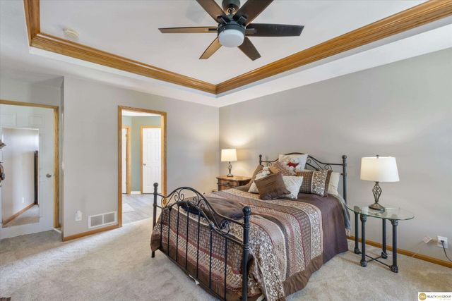 17002 Grant Street, Elkhorn, NE 68116