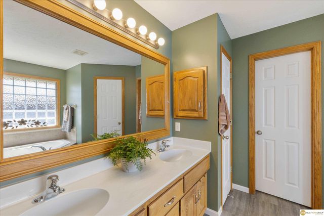 17002 Grant Street, Elkhorn, NE 68116
